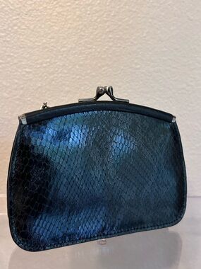 Elegant Women's Clutch Purse in Iridescent Teal Snake-Embossed Leather